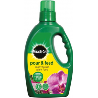 Miracle-Gro Pour & Feed Ready to Use Plant Food 1lt